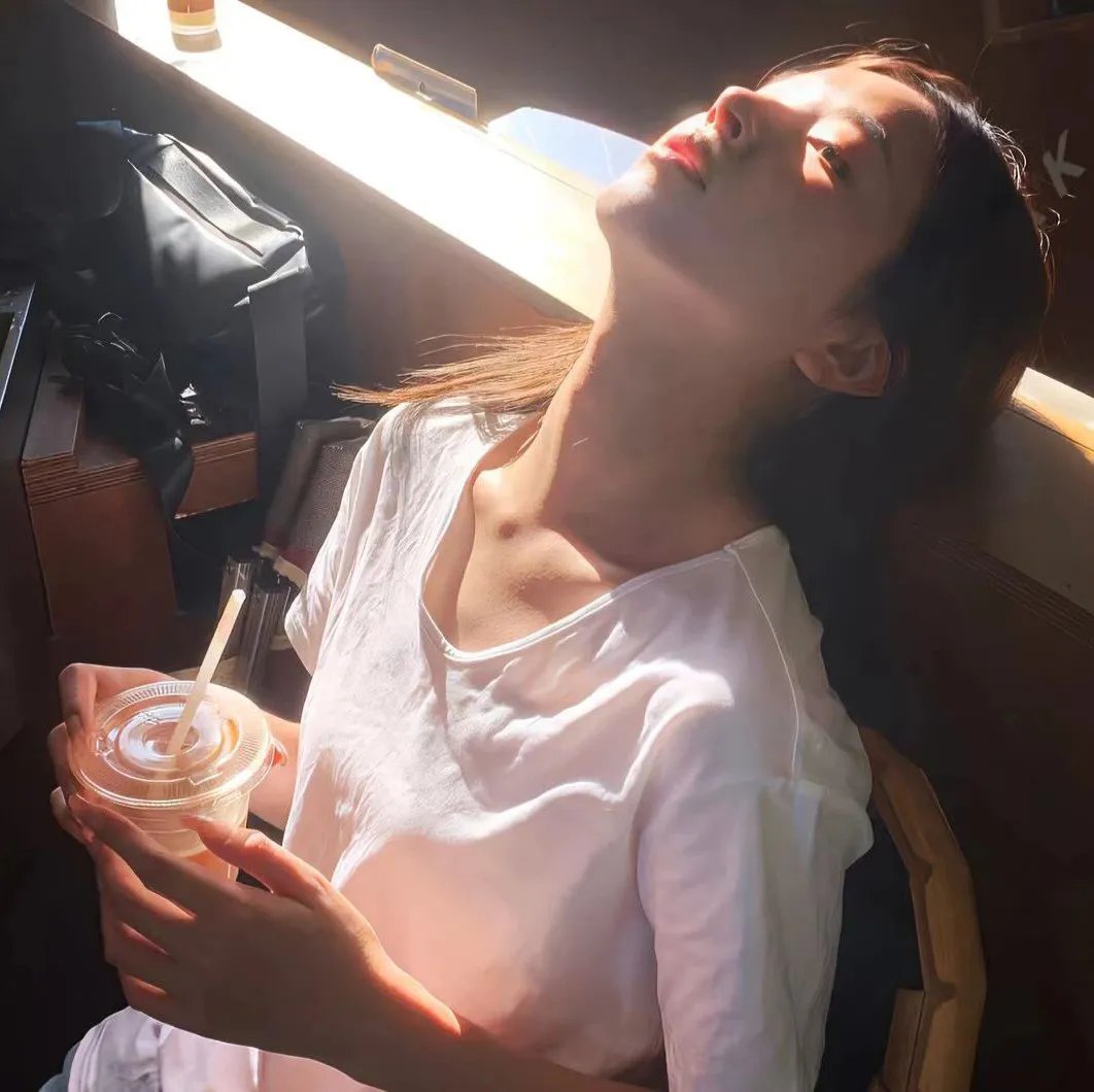 凝视黑夜